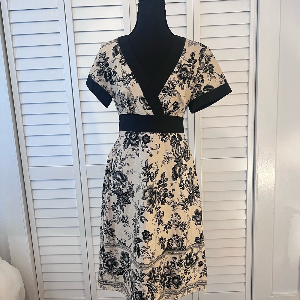 Elegant Floral Wrap Midi Dress